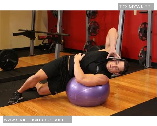 日本足球明星腹肌魅力大揭秘运动员健身秘诀与饮食分享