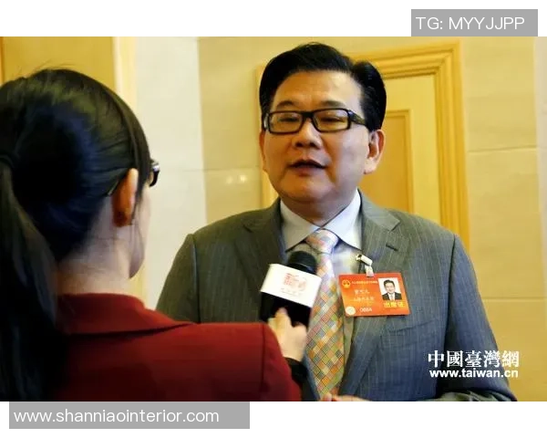 曹大师深度剖析足球明星现象背后的社会问题与文化影响