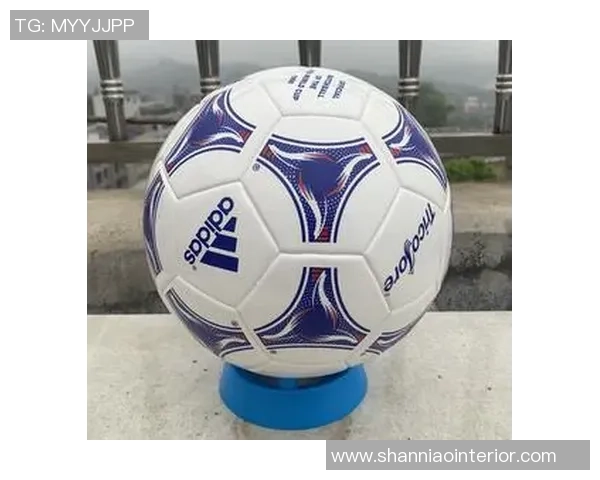 杨明足球明星签名拼多多足球热销中球迷必备的收藏品